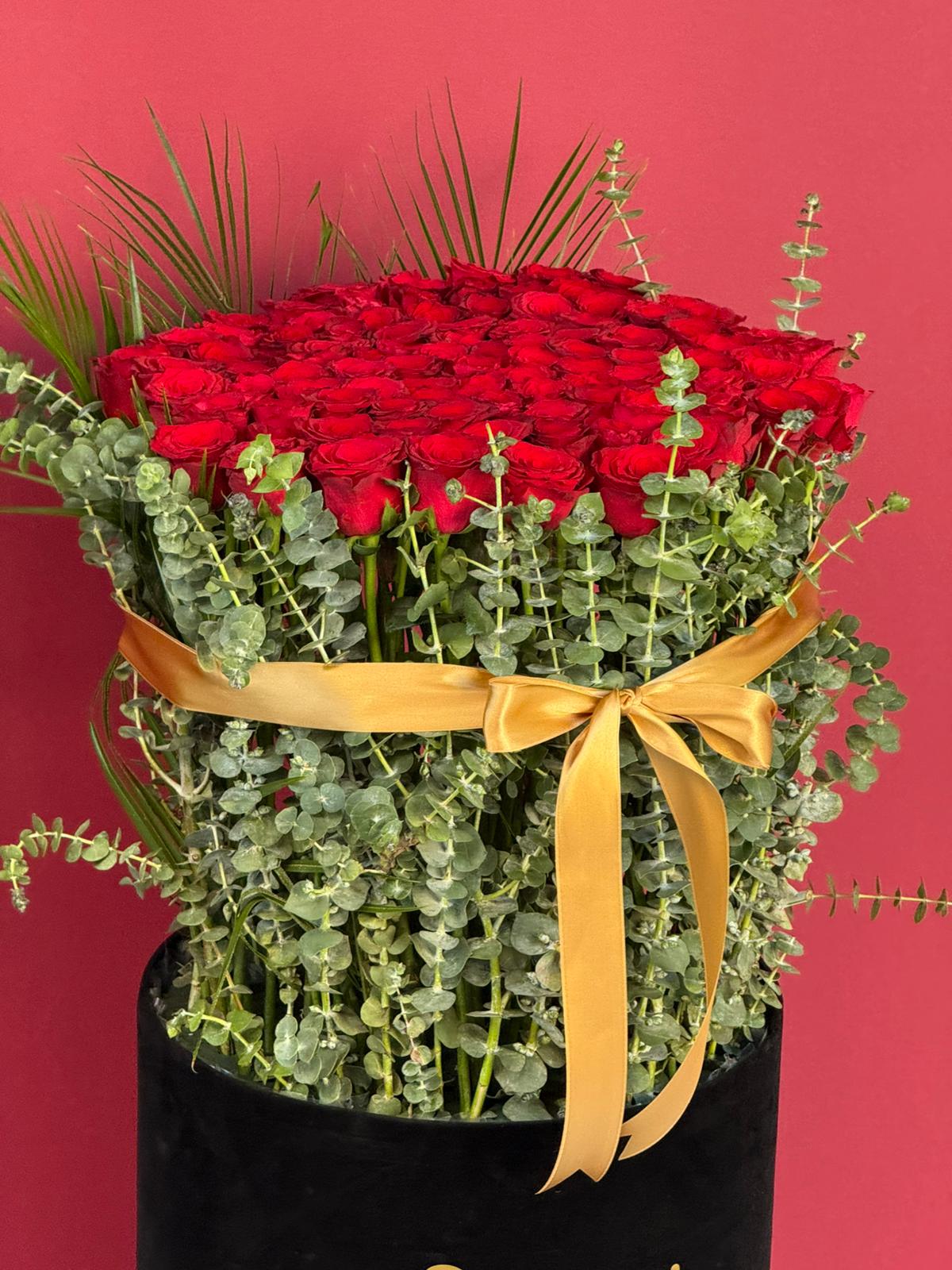 101 Canlı Gül Dev Kutu İsteme Çiçeği