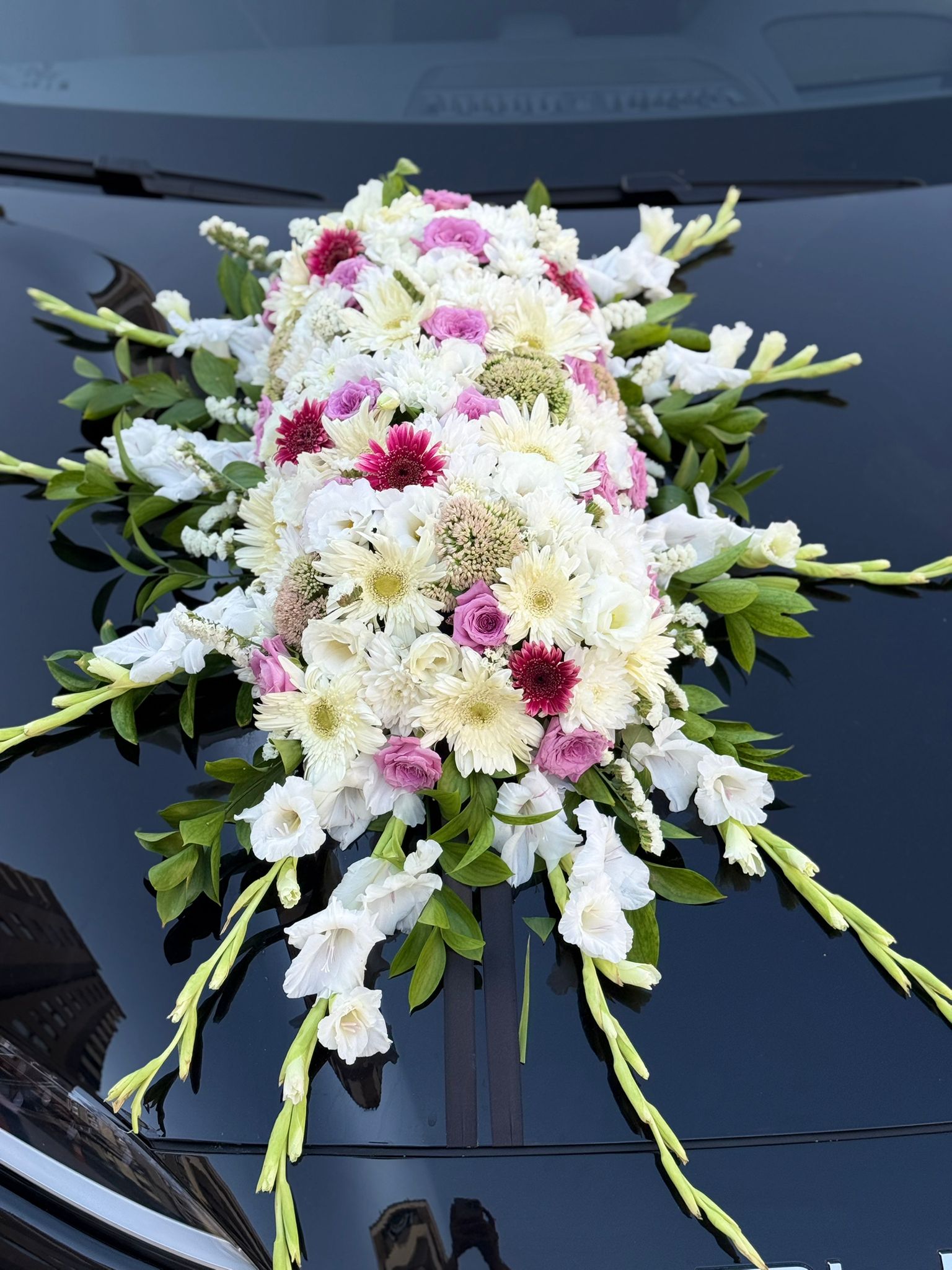 Özel Canlı Çiçeklerle Araba Süsleme